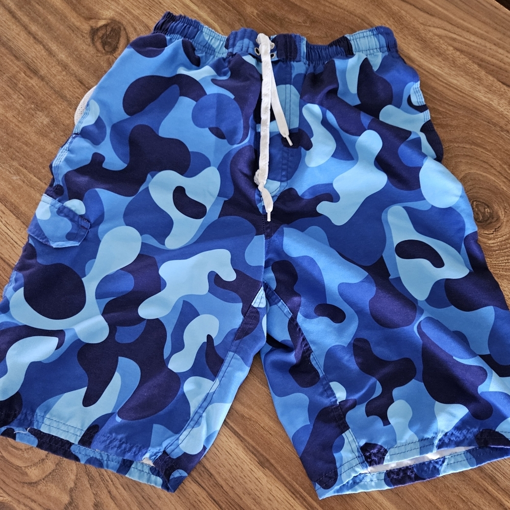 Boys 14-16 XL camo swim trunks